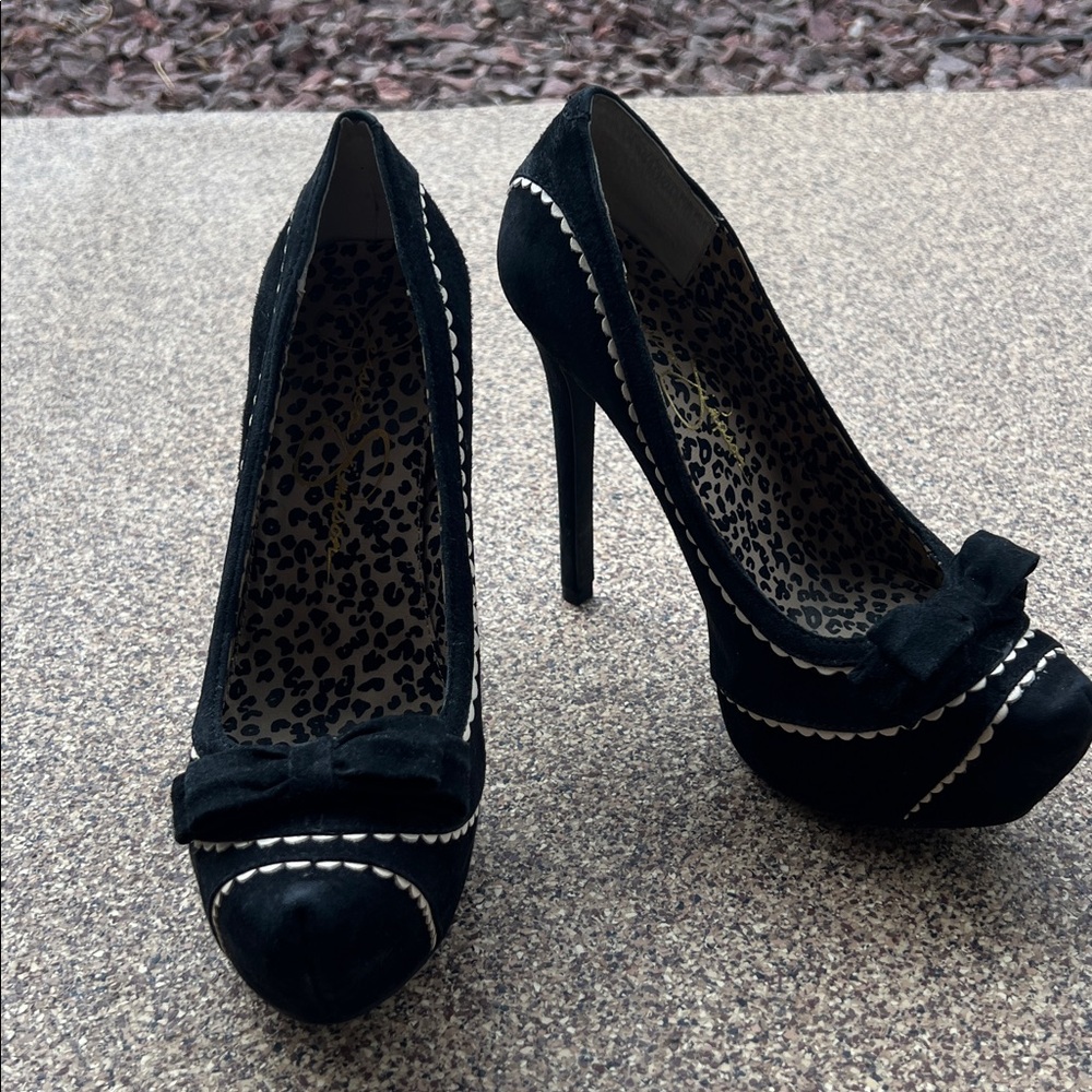JESSICA SIMPSON Black High Heels with Bow Accent - Picture 12 of 13